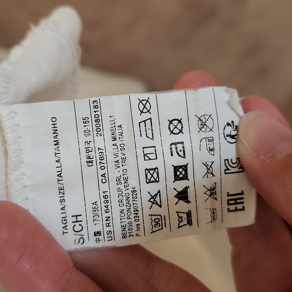 United Colors of Benetton T Shirt - Picture 3 of 3